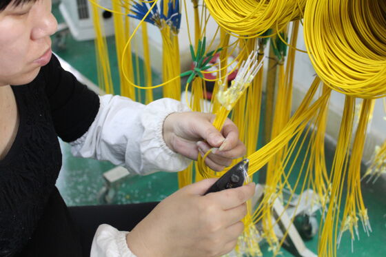 SC/APC-SC/APC 심플렉스 패치 코드 (낮은 삽입 손실, 높은 반사 손실, 맞춤형 길이)