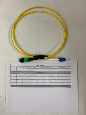 유연한 연결을 위한 2-파이버 및 옵션 APC/UPC 커넥터가 있는 정밀 MPO-LC 브레이크아웃 패치 코드