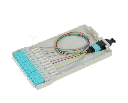 1U / 2U / 4U 고밀도 MPO 카세트 패치 패널 랙 마운트, 쉽게 연결 MPO에서 LC 카세트 모듈, 데이터 센터 및 SAN / LAN 응용 프로그램을위한 사전 로딩 된 LC 어댑터