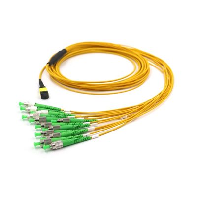 FC APC to MTP 12 파이버 브레이크아웃 케이블 G657A1 0.3dB 저손실