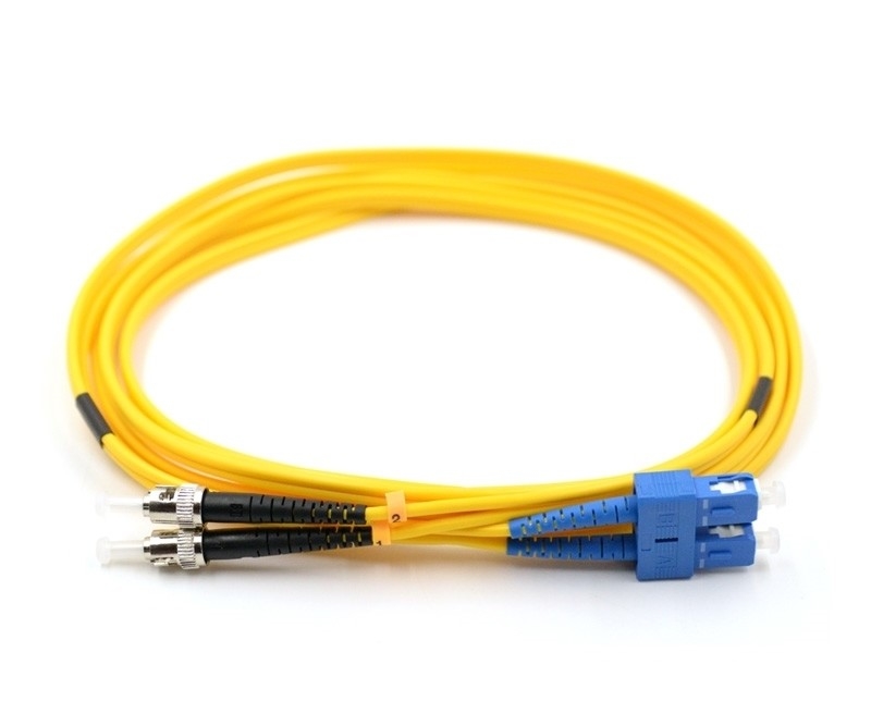 3.0mm 광섬유 패치코드 OFNP 케이블 UPC/APC 닦기 사용자 정의 길이