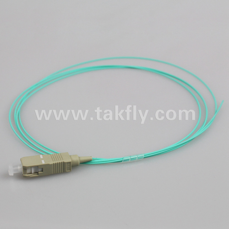 SC UPC 0.9mm SX OM3 광섬유 피그테일 1.5M 고회복 손실 UPC SM≥50dB 및 낮은 인터전션 손실 ≤0.3dB