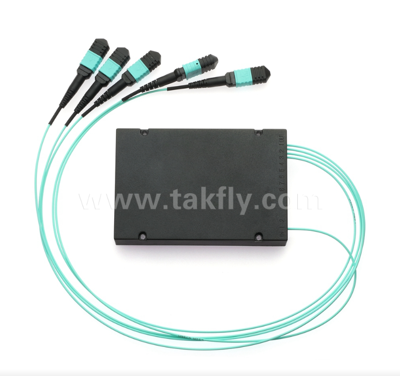 1×4 MPO/MTP OM3 PLC 분배기 – 데이터 센터용 고밀도 다중 광섬유 분배기